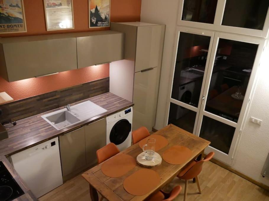 2 Pieces 30m2 Et Balcon Vue Montagne Saint Paul Wifi Location A La Semaine Du Samedi Au Samedi Appartement